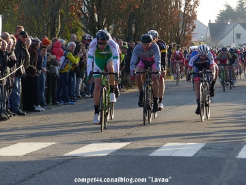 Mael Guégan vainqueur au sprint à Lavau 2,3+J