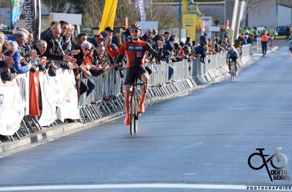 Mickaël Guichard (Team Pro Immo Nicolas ROUX), s&#039;impose à Segré