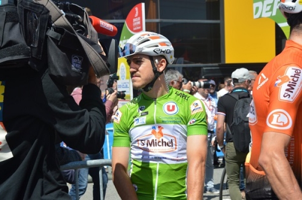 Boucles de la Mayenne: Jason Tesson (Auber 93) en vert!!!