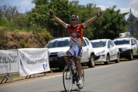 Jean Marie Gouret vainqueur à Moindou.