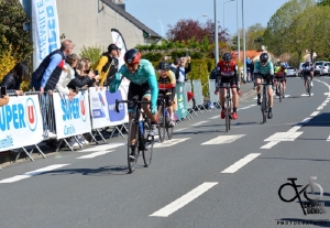 Chemillé Access 3-4: Victoire de William Grip (Angers Métropole Cyclisme)