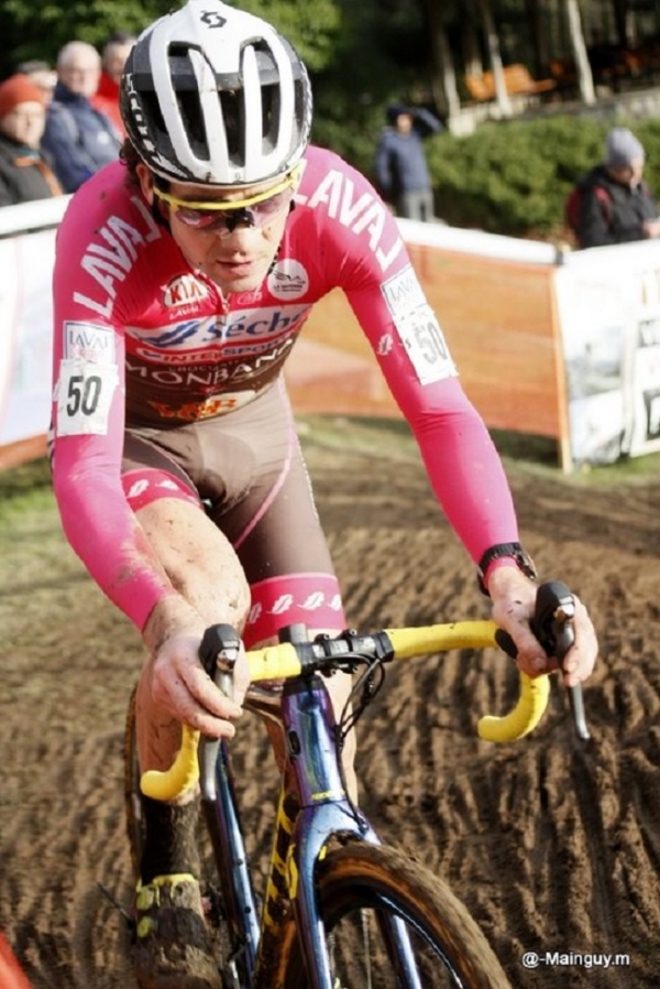 CX St Cyr le Gravelais: Guilloux le plus fort..