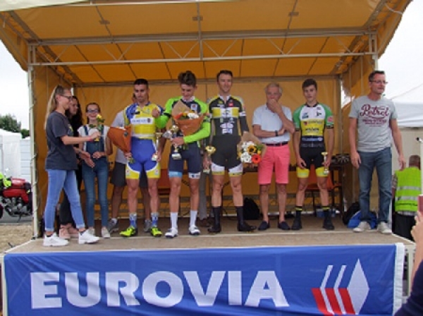 Podium 3+J